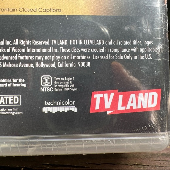 Hot in Cleveland: The Complete TV Series, 6 Seasons DVD,Subtitled|Bonus Features - Picture 11 of 16